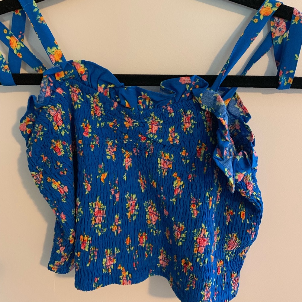 Tight fitted floral tank top
